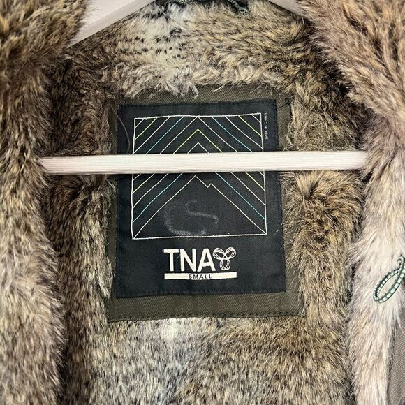 Aritzia TNA Chamonix Army Green Faux Fur Lined Parka - Picture 9 of 11